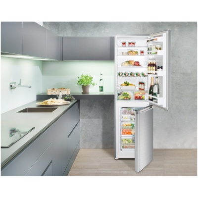 Combina Independenta Liebherr CUefe 331-26, Clasa Valorica Comfort, Culoare stainless steel door with SmartSteel, Clasa de eficienta energetica E, Înălțime 181.2 cm, Volum total 296 l, Nr. Sertare in congelator 3, Emisii de zgomot acustic 38 dB, Greutate  60.6 kg